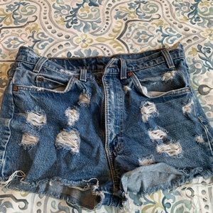Levi Jean shorts size W 33 L 29